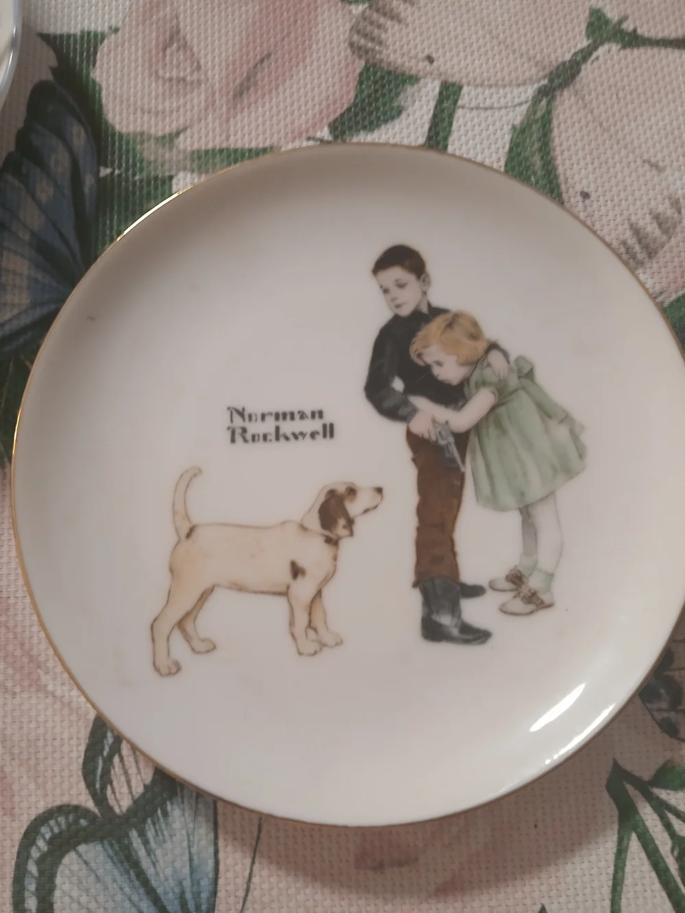 Norman Rockwell Decorative Collector Plate - White with Gold Trim